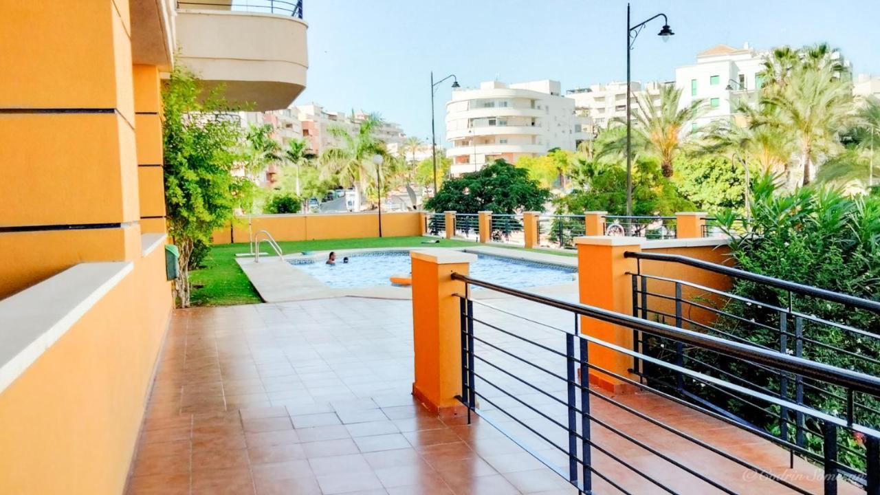 Cozy Apartment Overlooking Estepona'S Marina! Exterior photo